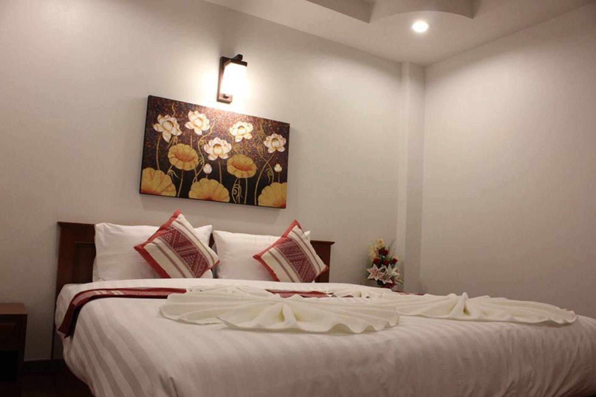 Sawadeelanna Hotel Нан Экстерьер фото