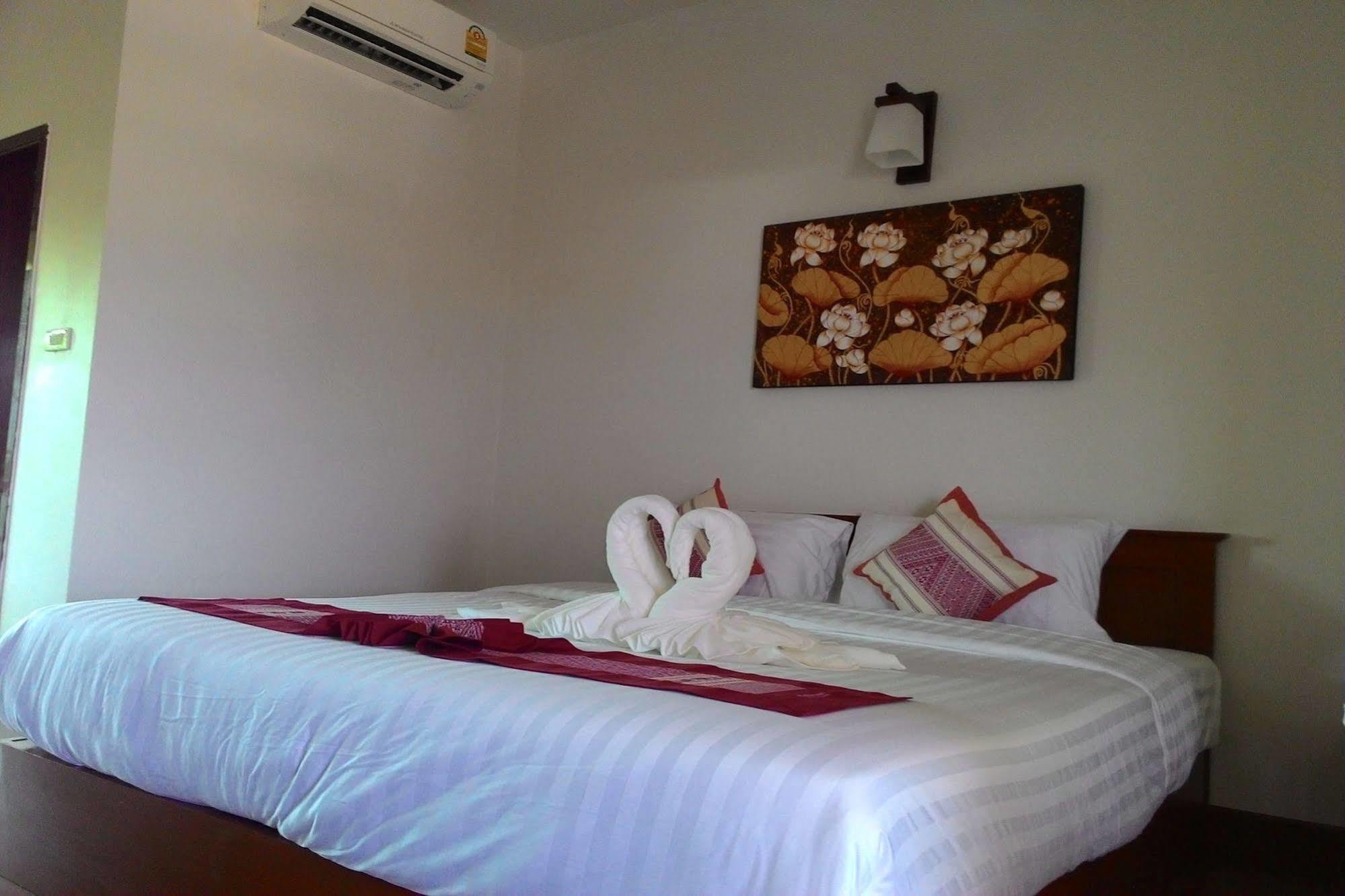 Sawadeelanna Hotel Нан Экстерьер фото