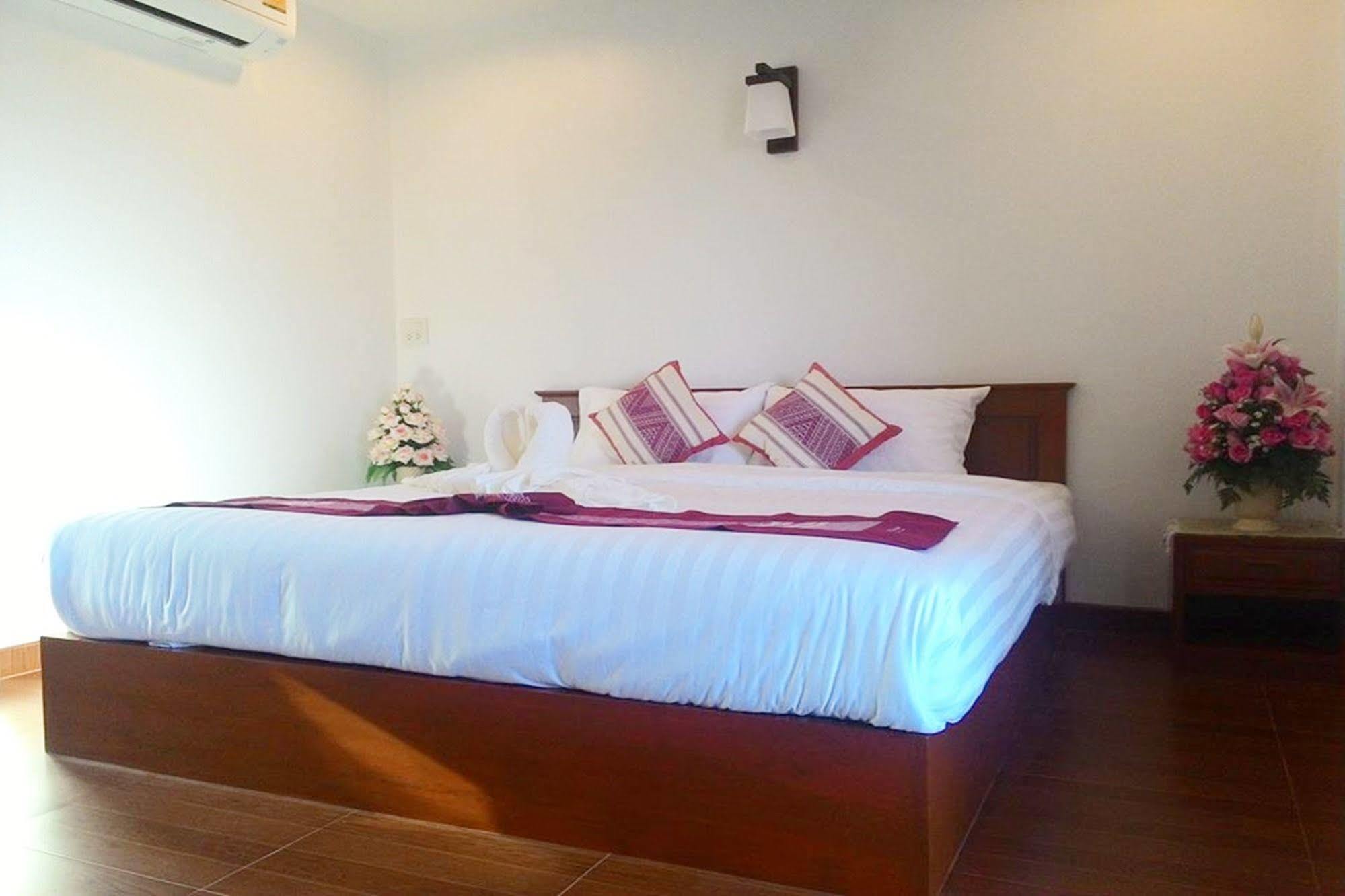 Sawadeelanna Hotel Нан Экстерьер фото