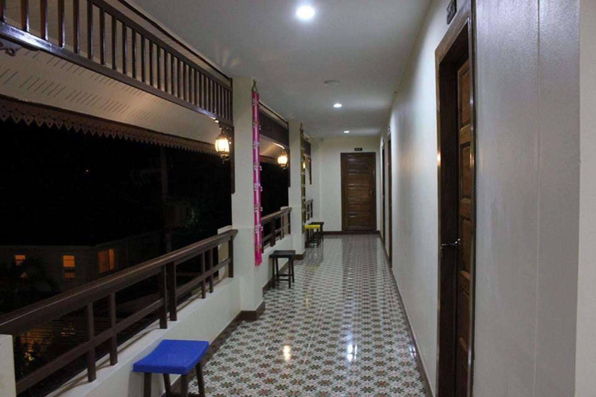 Sawadeelanna Hotel Нан Экстерьер фото